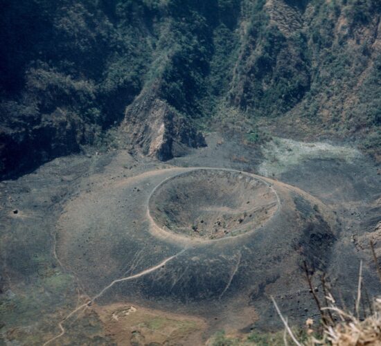 El Boquerón crater with the small 1917 Boqueroncito cone, San Salvador Volcano