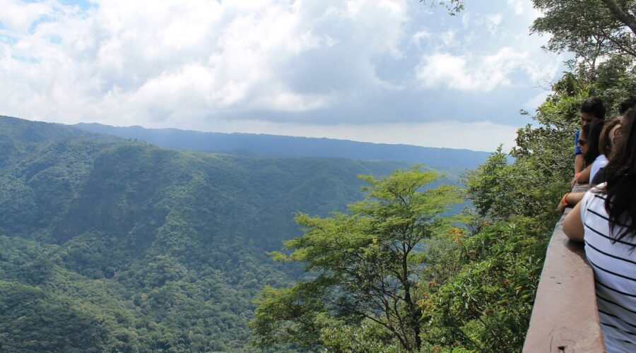 El Imposible National Park tour – viewpoint over the forested mountains of Ahuachapán, El Salvador