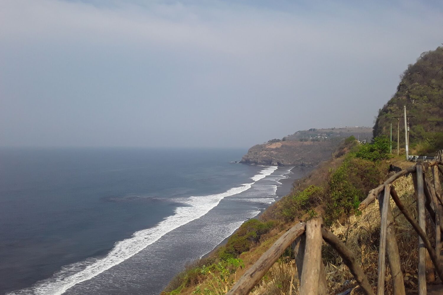 El Tunco beach on the Tamanique coastline