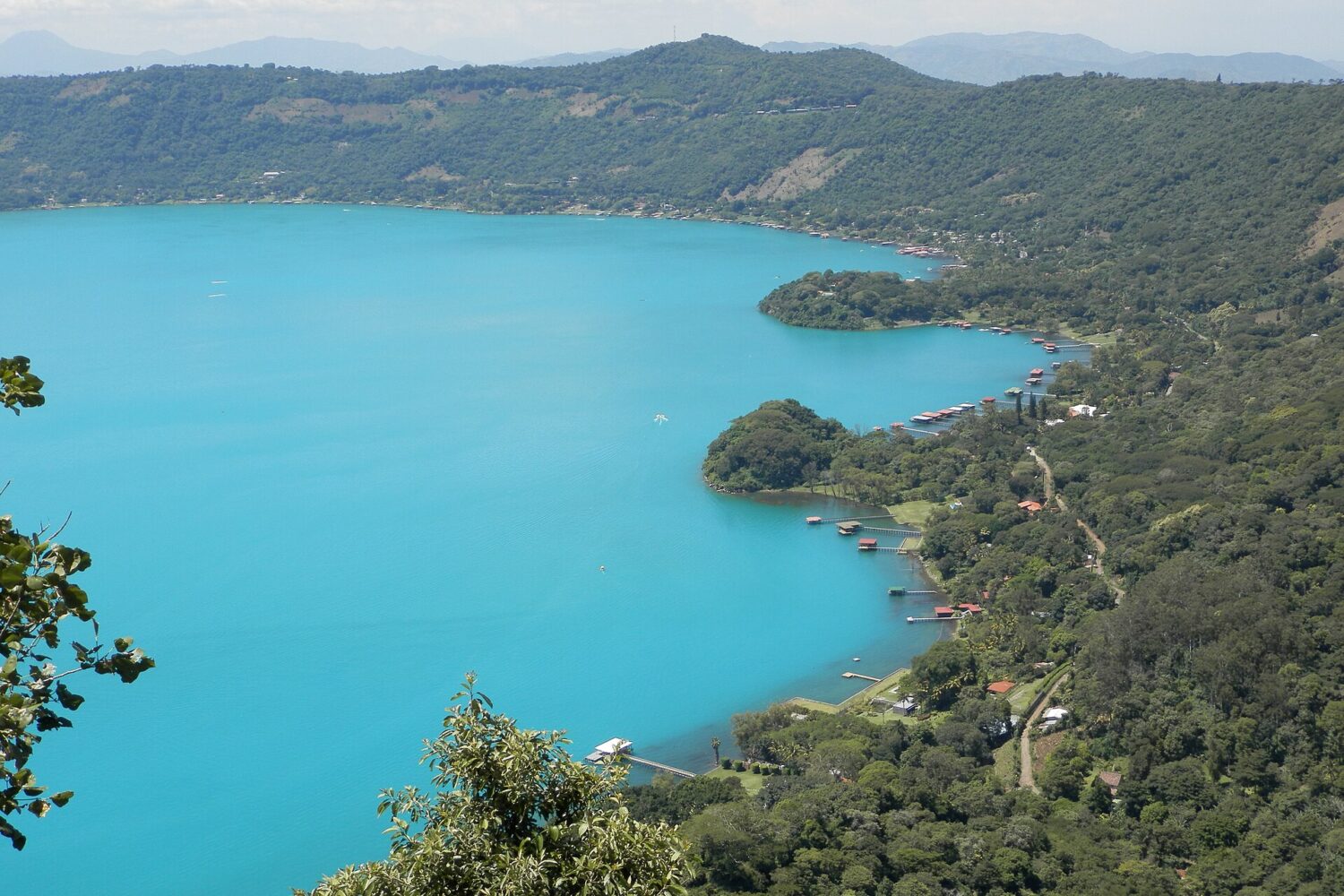 Lake Coatepeque tour – turquoise water of the crater lake, El Salvador