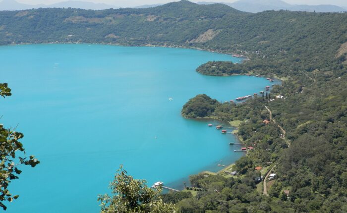 Lake Coatepeque tour – turquoise water of the crater lake, El Salvador