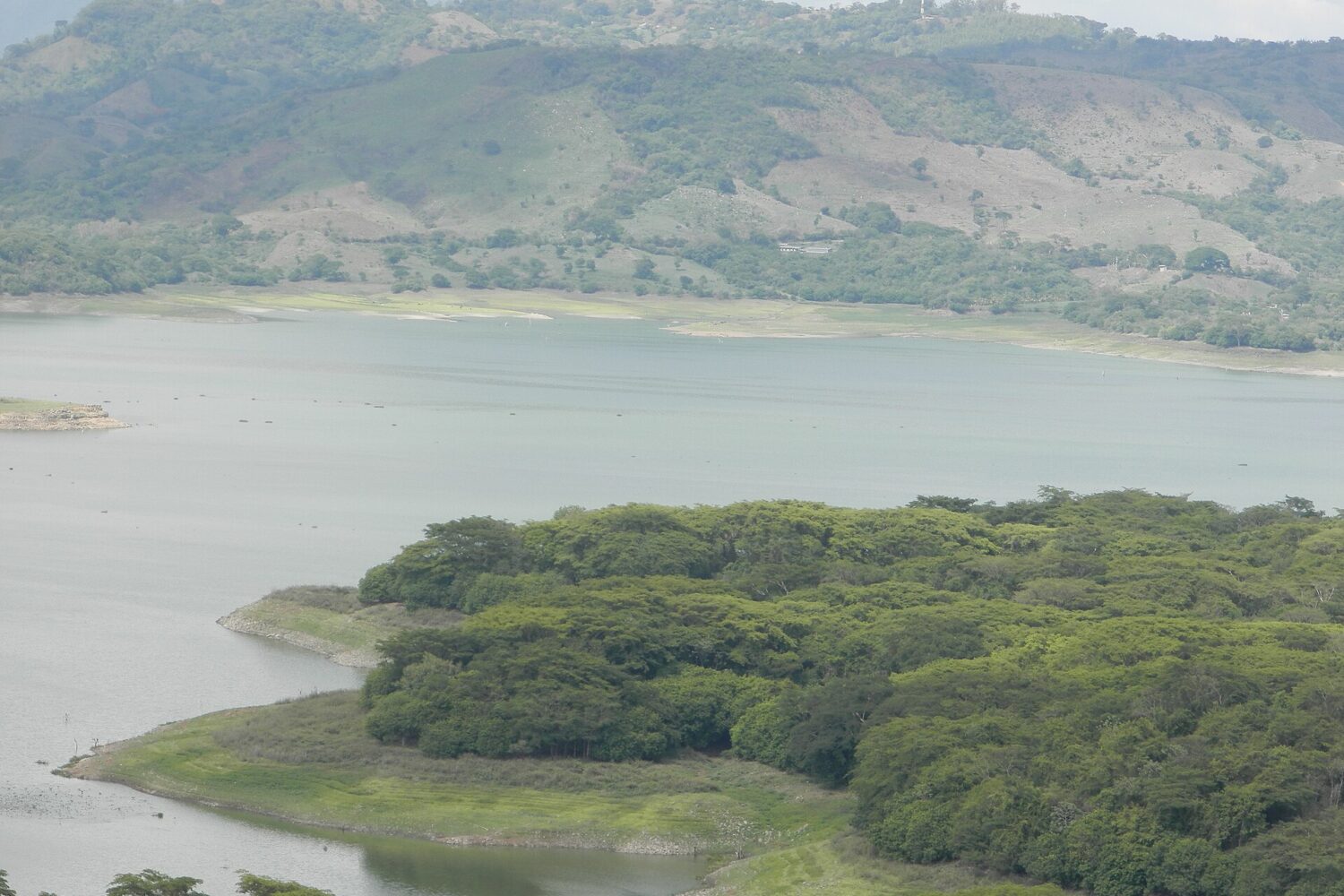 Panoramic view of Lake Suchitlán from the hills of Suchitoto Panoramic view of Lake Suchitlán from the hills of Suchitoto