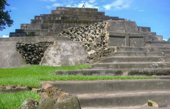 Mayan ruins tour El Salvador – main pyramid of Tazumal in Chalchuapa