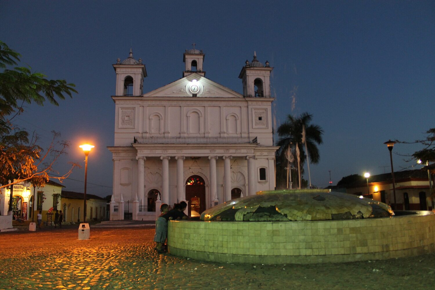 Santa Lucía church of Suchitoto at sunset Santa Lucía church of Suchitoto at sunset