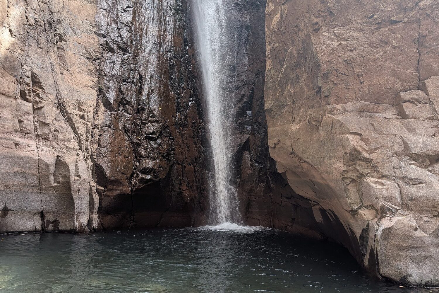 Tamanique waterfalls hike – waterfall and natural pool near El Tunco